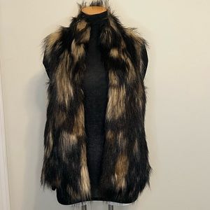 INC INTERNATIONAL CONCEPT Faux Fur vest- Animal print. MP
